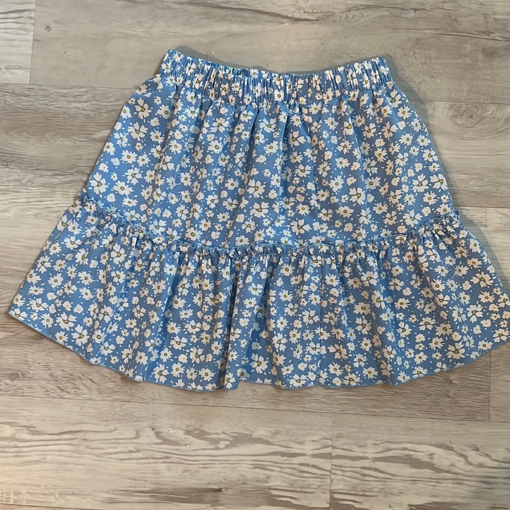 SHEIN Ditsy Floral Ruffle Hem Skirt